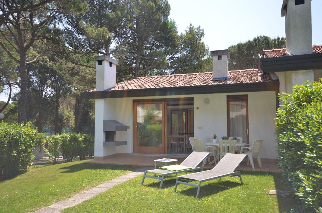 Villaggio Club Dei Pini Bibione Exterior photo